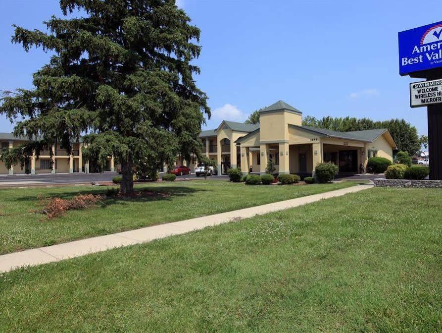 Fayetteville Regency Inn מראה חיצוני תמונה