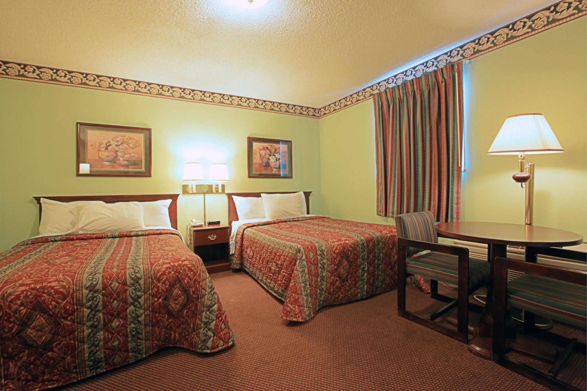 Fayetteville Regency Inn חדר תמונה