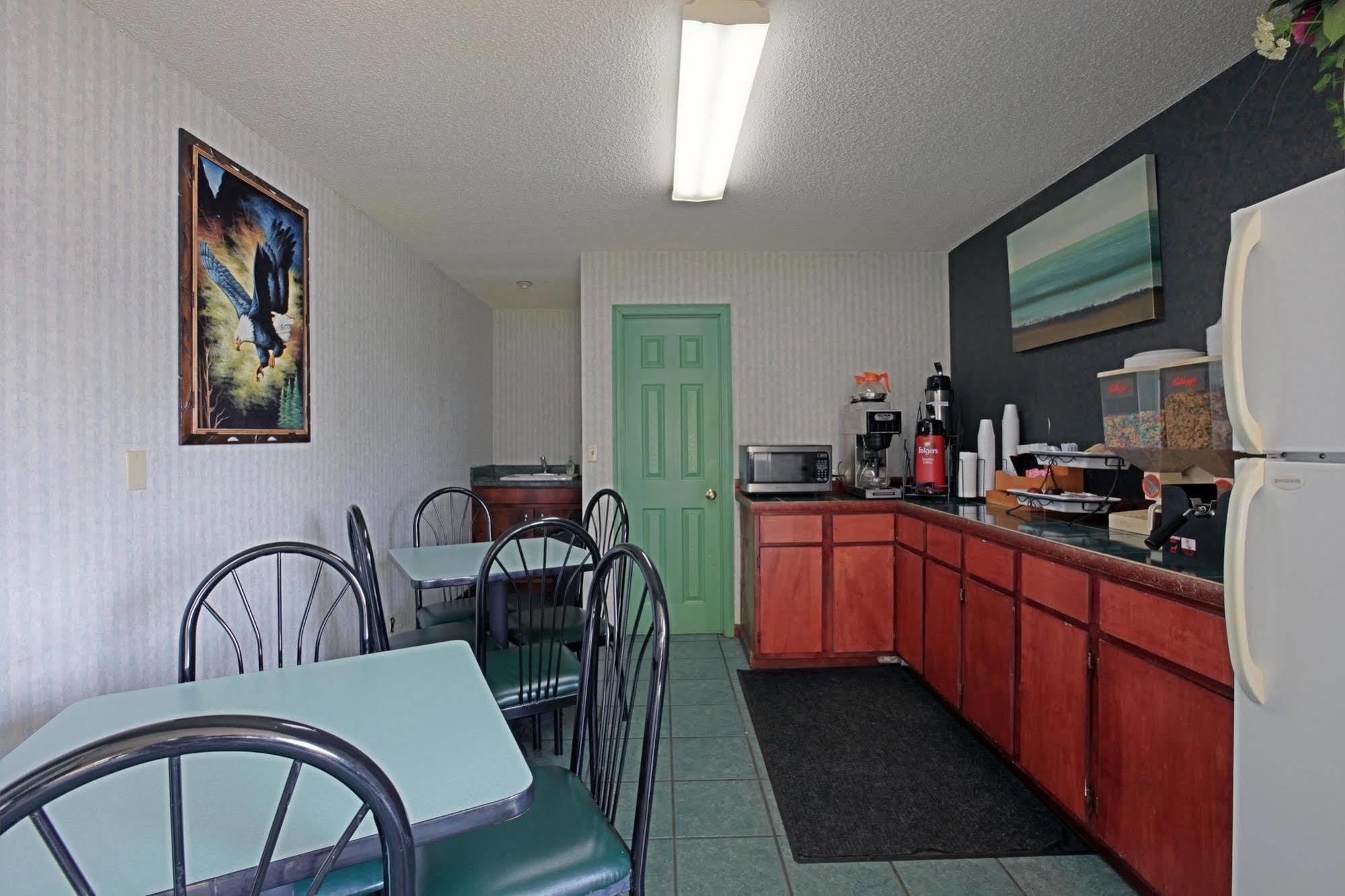 Fayetteville Regency Inn מסעדה תמונה
